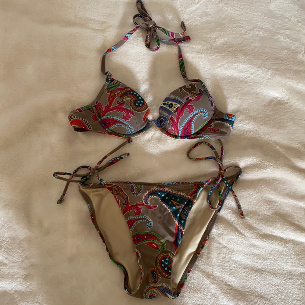 Victoria’s Secret two piece swimsuit set